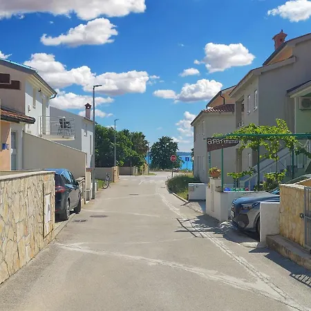 Zivan 1739 Apartamento *